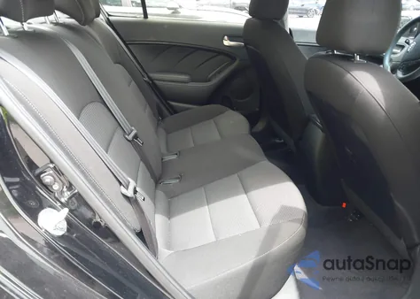 2017 Kia Forte Lx z USA, uszkodzony, nr VIN 3KPFK4A76HE145621